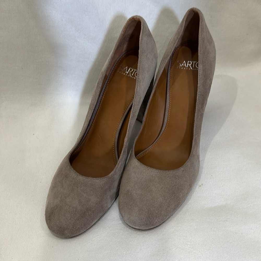 Franco Sarto Women's Suede Leather Block Heels A Aziza Tan
New without tag